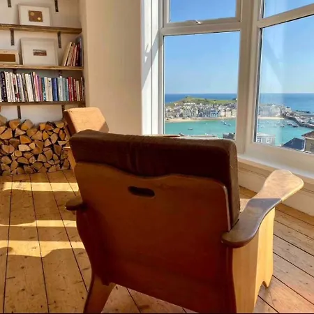 Arty Flat With Panoramic View Of *